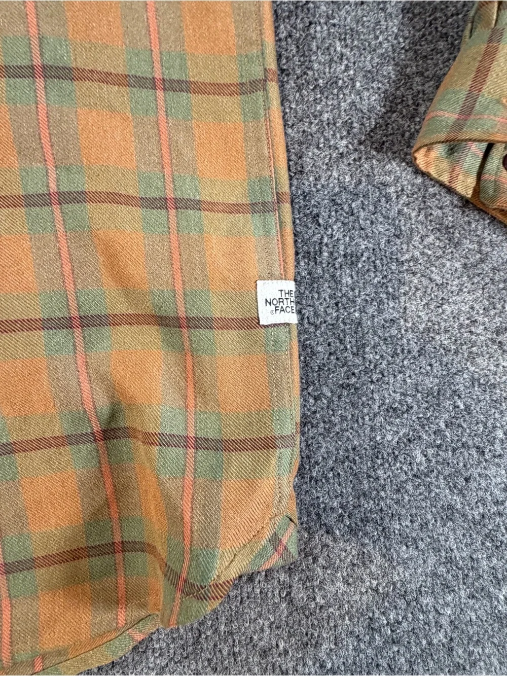 The North Face Men’s ThermoCore Long-Sleeve Flannel Shirt M TNF